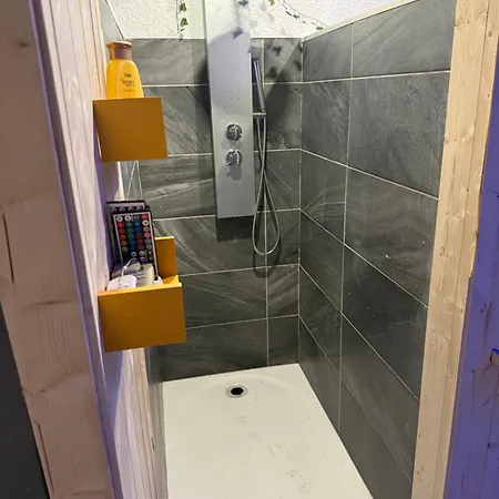 Апартаменты Avec Jaccuzi & Jardin *